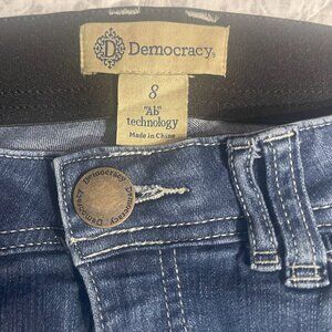 Democracy Skinny Ankle Crop Jeans Size 8 Frayed at the Ankle